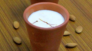 Thandaï, lait au safran et aux amandes